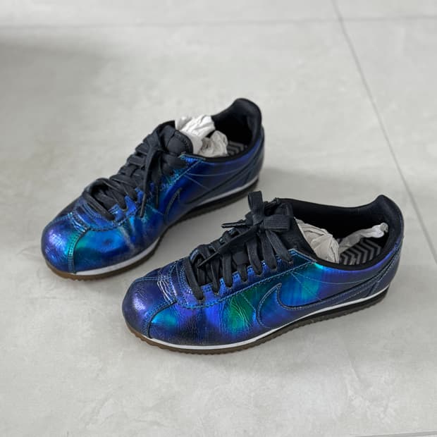 Nike 코르테즈 이리디센트 소어 230