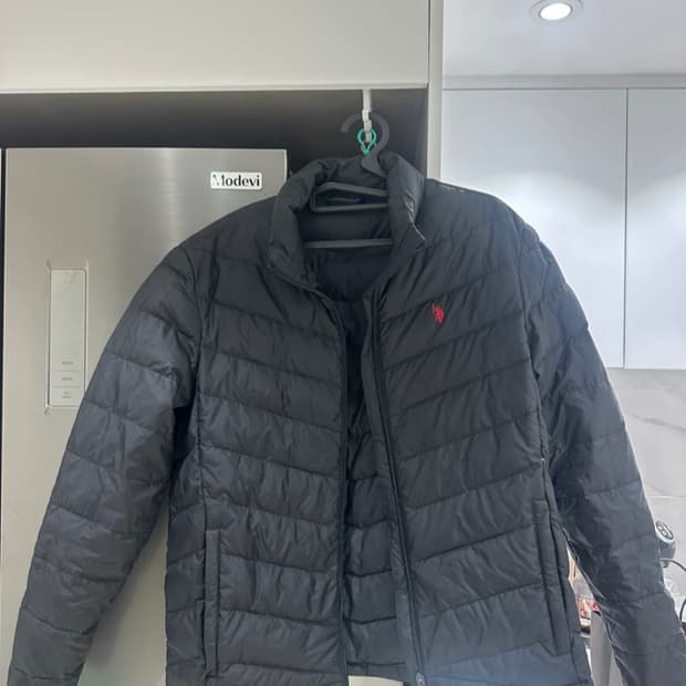폴로 경량패딩