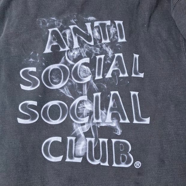 안티소셜소셜클럽  후드티 XL 판매합니다.