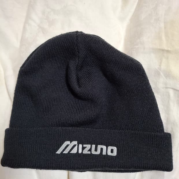 새상품  미즈노 네이비 남색 니트 비니