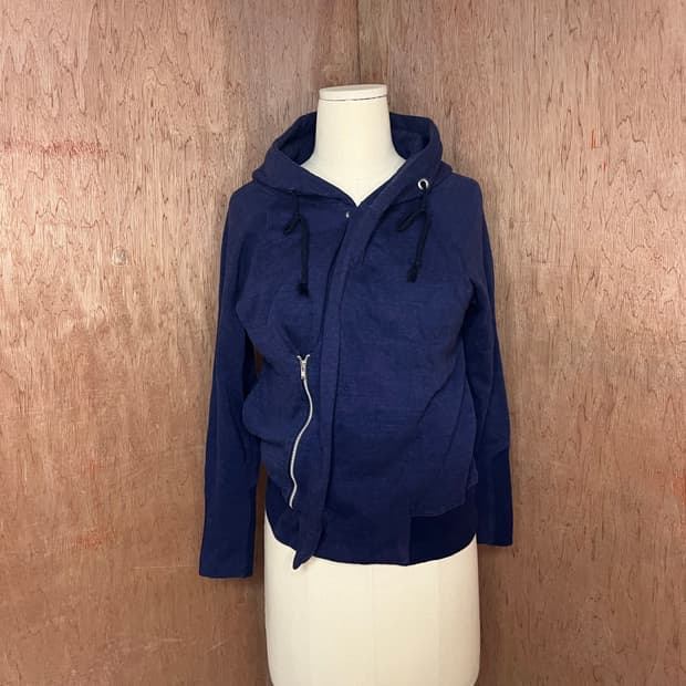 토가 풀라 언밸런스 지퍼 후디