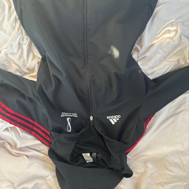 (🚨희귀) 아디다스 카타르 월드컵 2022 트랙 집업 블랙 레드 삼선 