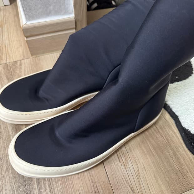 릭오웬스 삭스러너 43사이즈