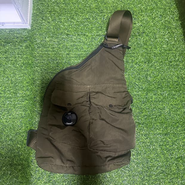 시피컴퍼니 탄창 크로스백