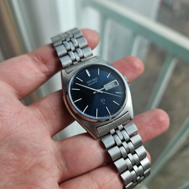 세이코 쿼츠 딥블루 다이얼 빈티지 시계