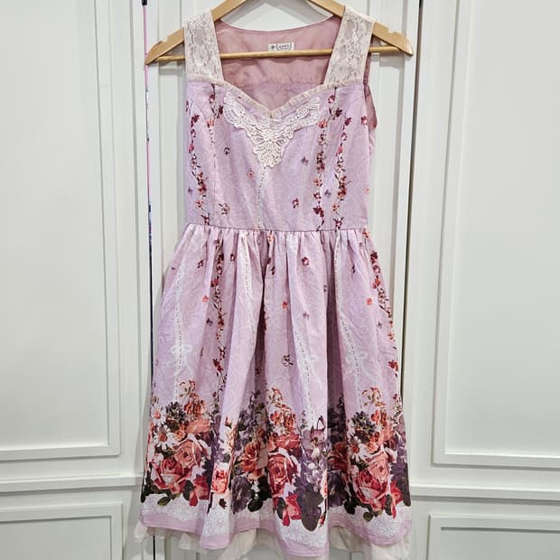 axes femme(엑시즈팜) 플라워 레이스 원피스