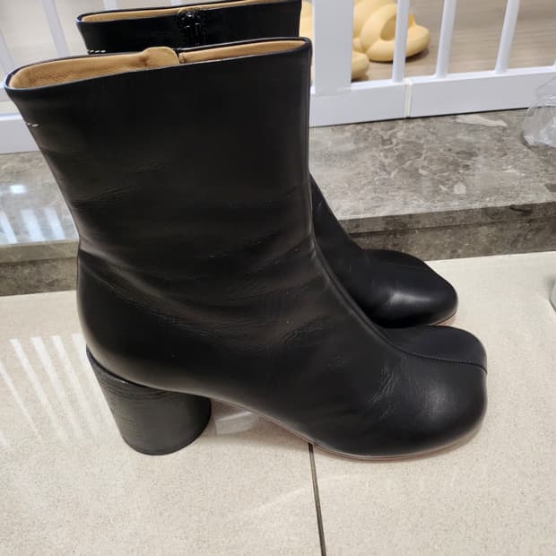 메종 마르지엘라 타비얭글