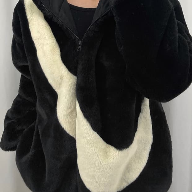 나이키 빅스우시 블랙 퍼 자켓