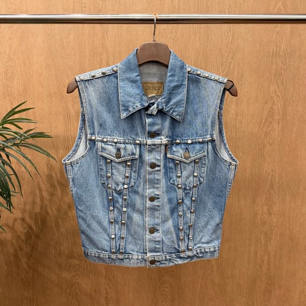 리바이스 클래식 데님 슬리브리스 베스트 메탈 스터드 워싱 디테일 중청