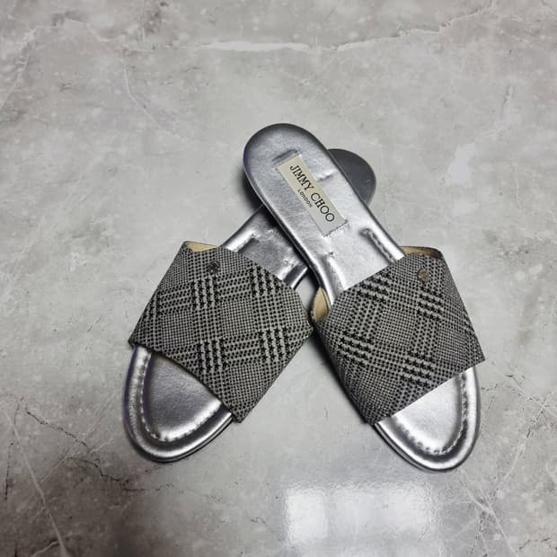 지미추 JIMMY CHOO 실버 체크 슬라이드 샌들 38 정품