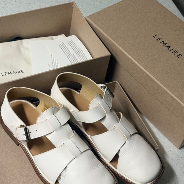 르메르 피셔맨 샌들 레더 화이트 41 민트급