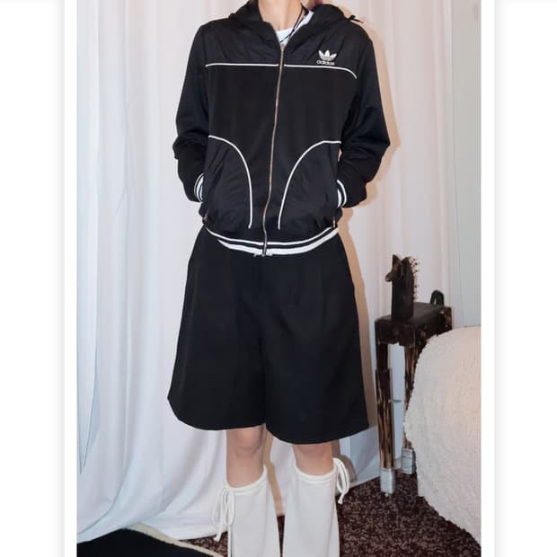 Black and White Cropped Hood