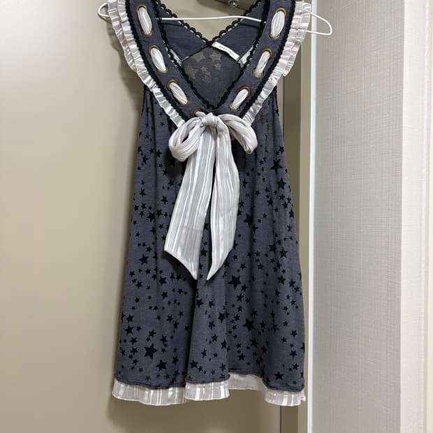 Axes femme lace star pattern sleeveless