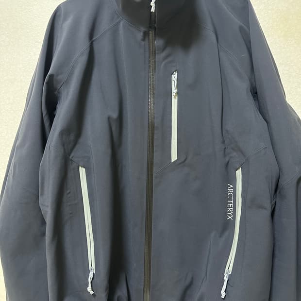 Arc’teryx Fury AR Jacket Men’s (L)