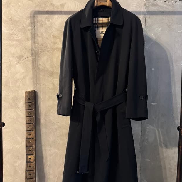 버버리 벨티드 래글런 코트 105