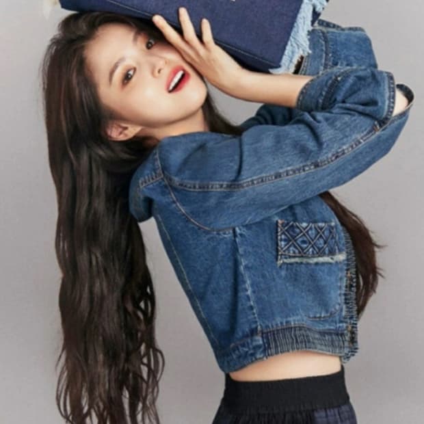 럭키슈에뜨 한소희 청자켓 36