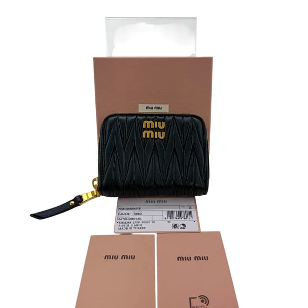 미우미우 마테라쎄 가죽 동전지갑 블랙