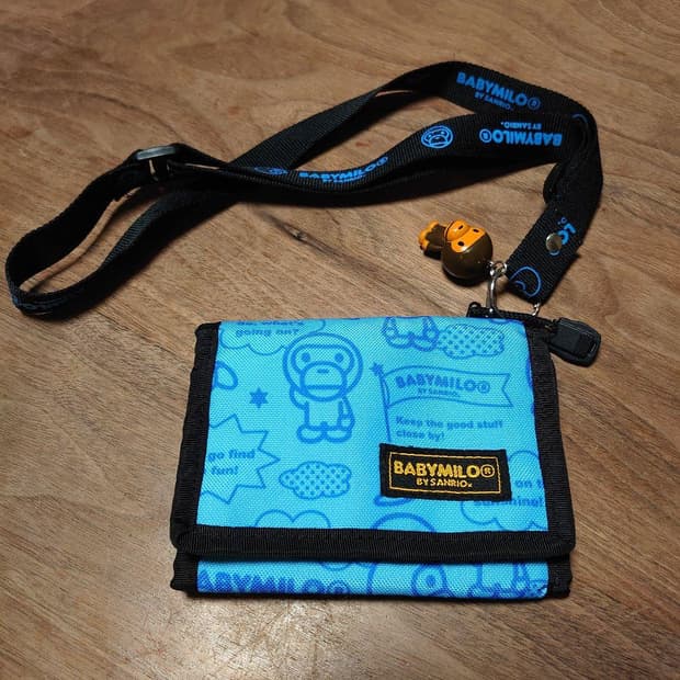 베이비 마일로 X 산리오 스포츠 월렛 & 넥 스트랩 세트