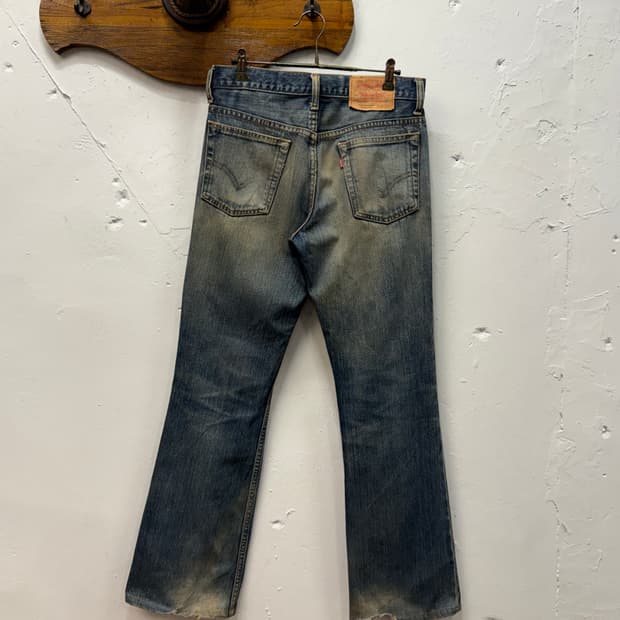 30) Levi’s 517 Boots-cut Denim Pants