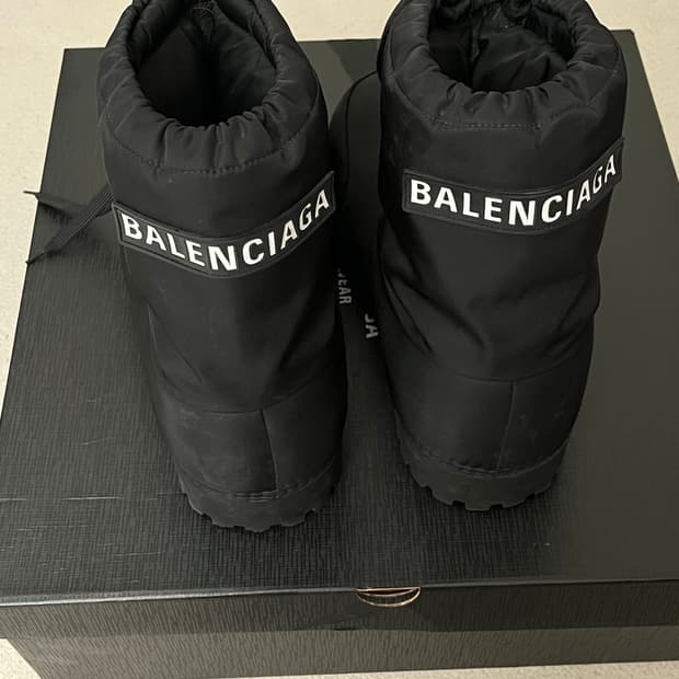 balenciaga alaska boots full box