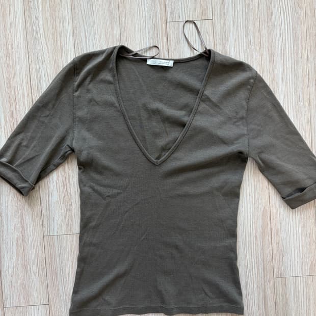 Zara 자라 브이넥 7부 티셔츠 카키