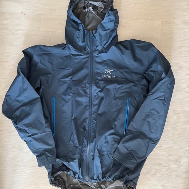 XL 아크테릭스 베타 SL 고어텍스 자켓 녹턴 컬러
