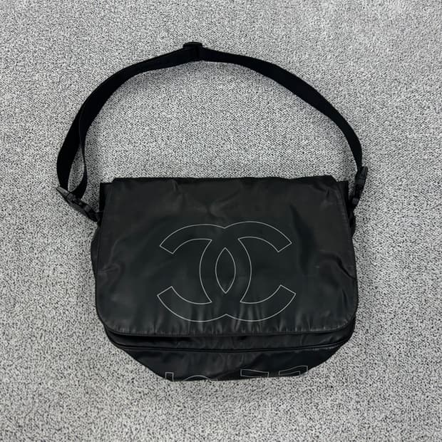 샤넬 스포츠 메신져백 