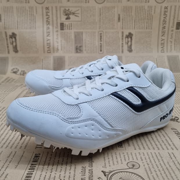 프로스펙스 스파이크 육상화 235