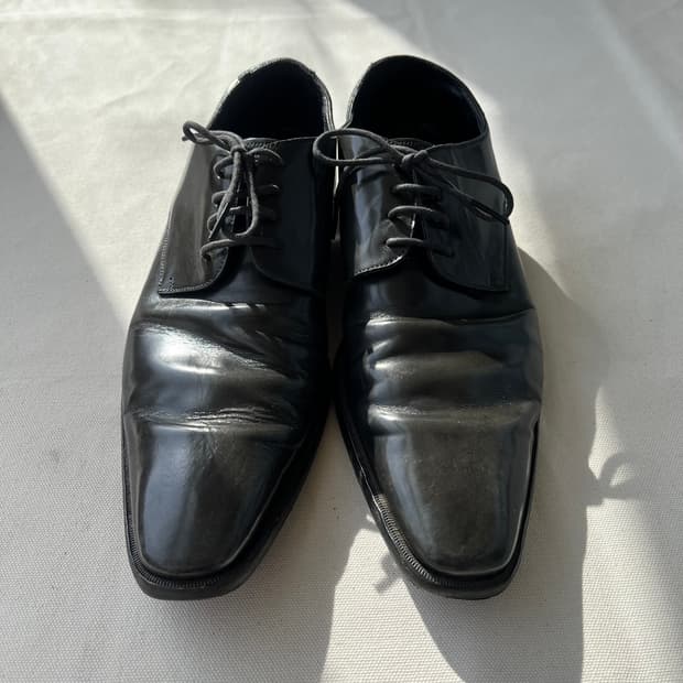 돌체앤가바나 그린 언더톤 블랙 레더 더비 슈즈