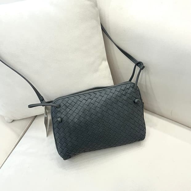 보테가베네타 인트레치아토 노디니 크로스백 (정품)