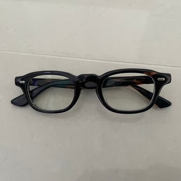 금자안경 