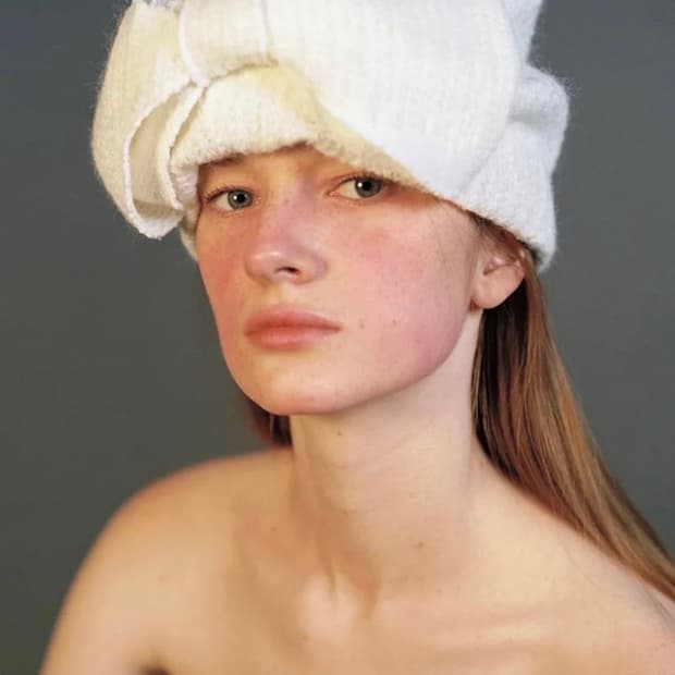 어썸니즈 리본 터번햇 화이트 24fw