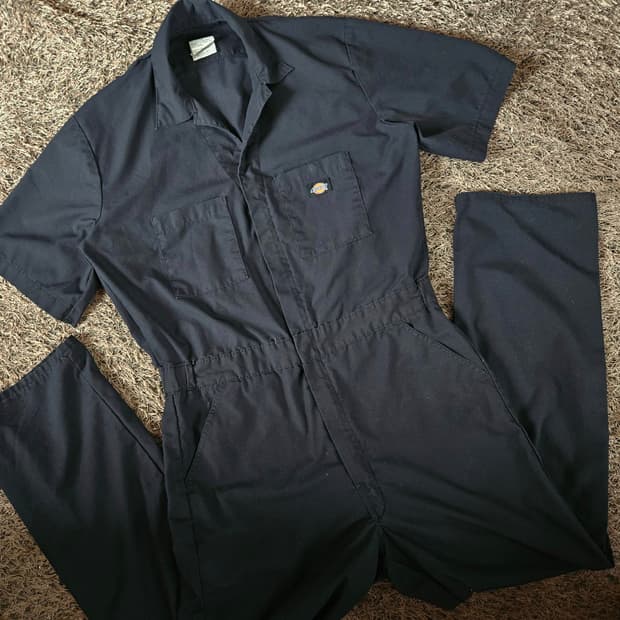디키즈(Dickies) 워크웨어 반팔 패치드 점프수트 블랙