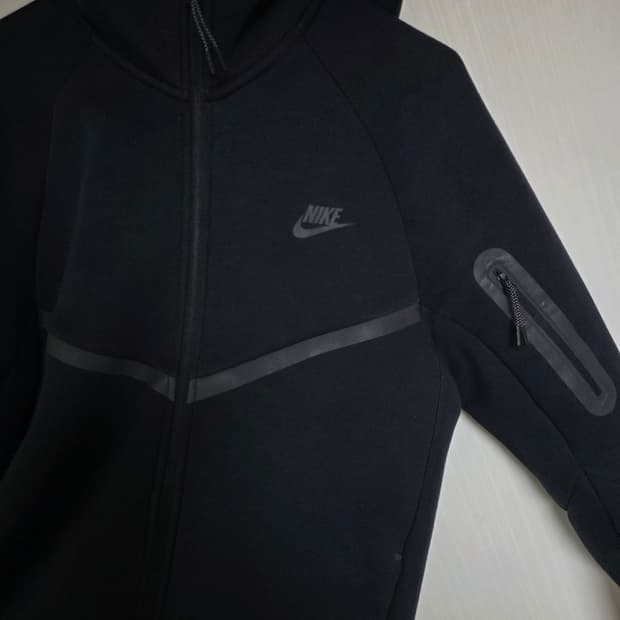 나이키 테크팩 검정 L 판매합니다