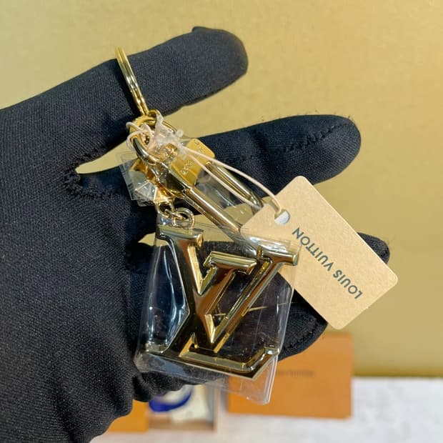 루이비통 LV 파셋 키홀더 골드