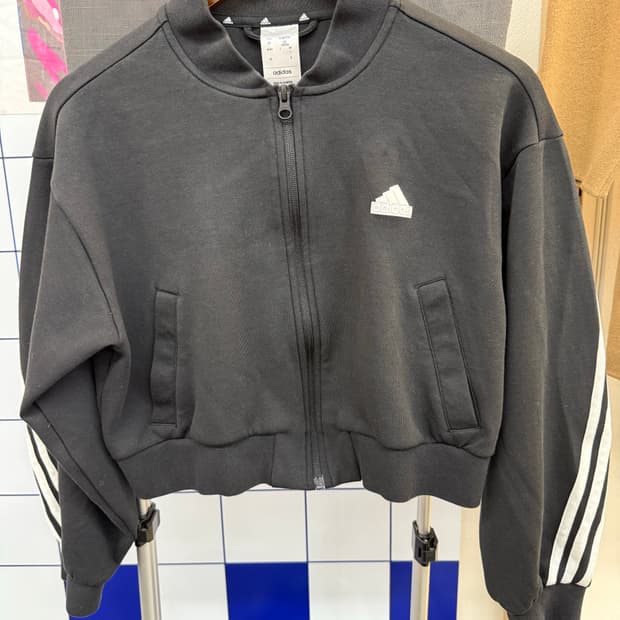 아디다스 삼선 블랙 크롭 져지