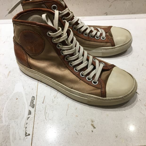 프라다 레더  하이탑 스니커즈