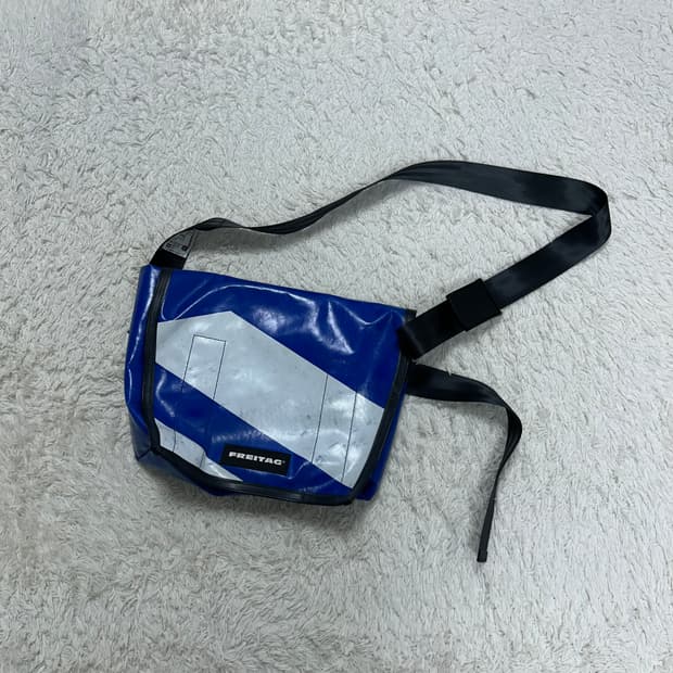 프라이탁 덱스터 메신저백