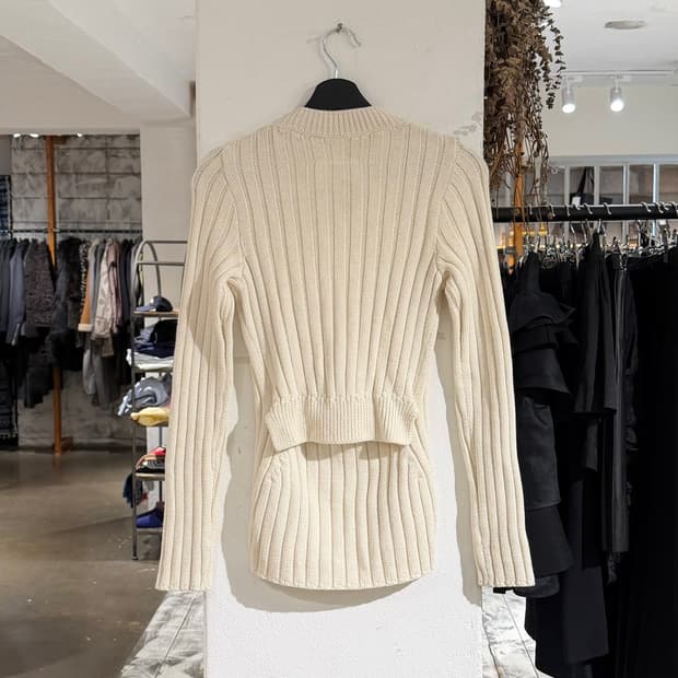 mm6 아이보리 백 오픈 립 니트 탑
