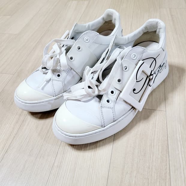 로저비비에 스니커즈 운동화 (표기37) 케어필요하여 귀찮아서 싸게올림