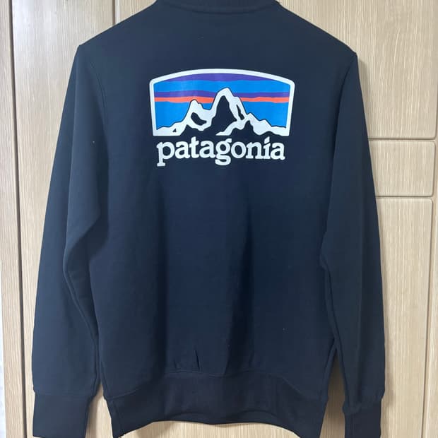 파타고니아 맨투맨 로고