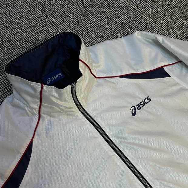 아식스 올드스쿨 바람막이