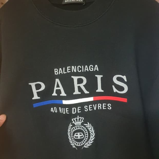 발렌시아가 파리스 맨투맨