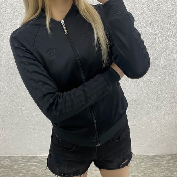 아디다스 블랙라인 블랙 트랙탑 85