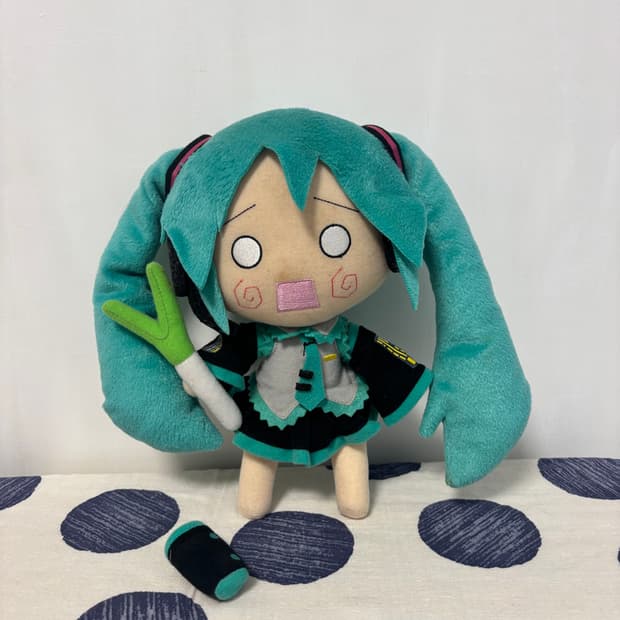 파 들고 있는 관절 하츠네미쿠 인형