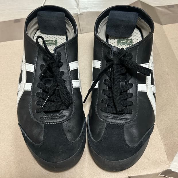 오니츠카타이거 멕시코66 블랙 275사이즈 팝니다