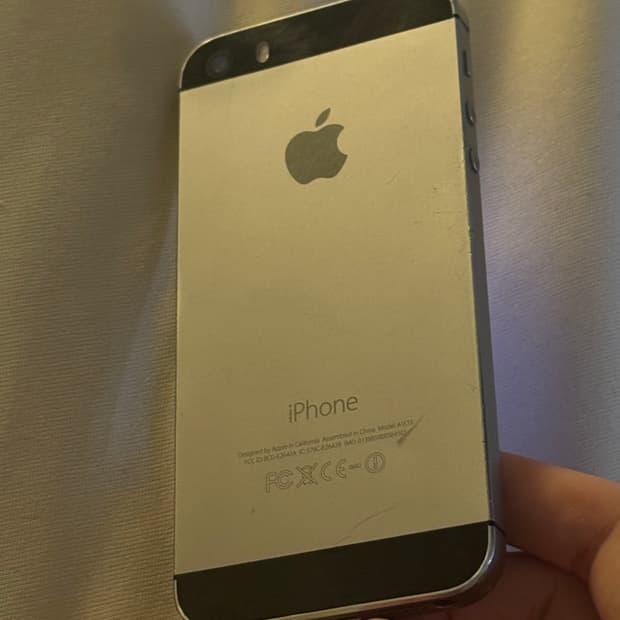 작례O) 아이폰 5S 스페이스 그레이 16gb