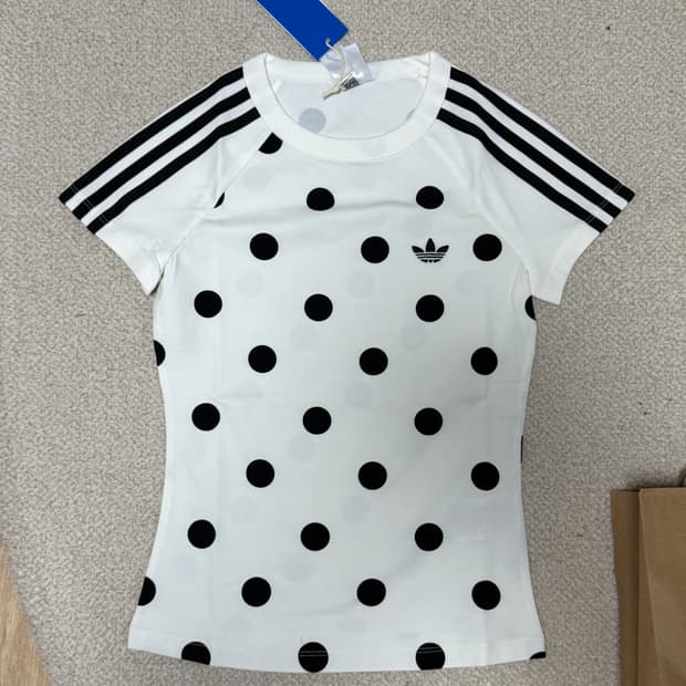 아디다스 도트 슬림핏 칼리 티셔츠 