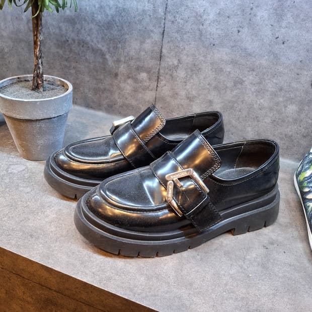 (마지막특가) 슈콤마보니 통굽 로퍼 235