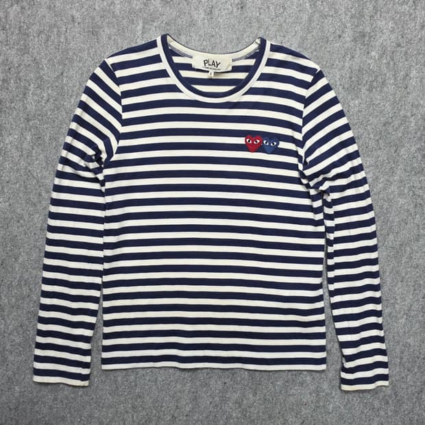 꼼데가르송 더블하트 와펜 스트라이프 긴팔티 S 네이비